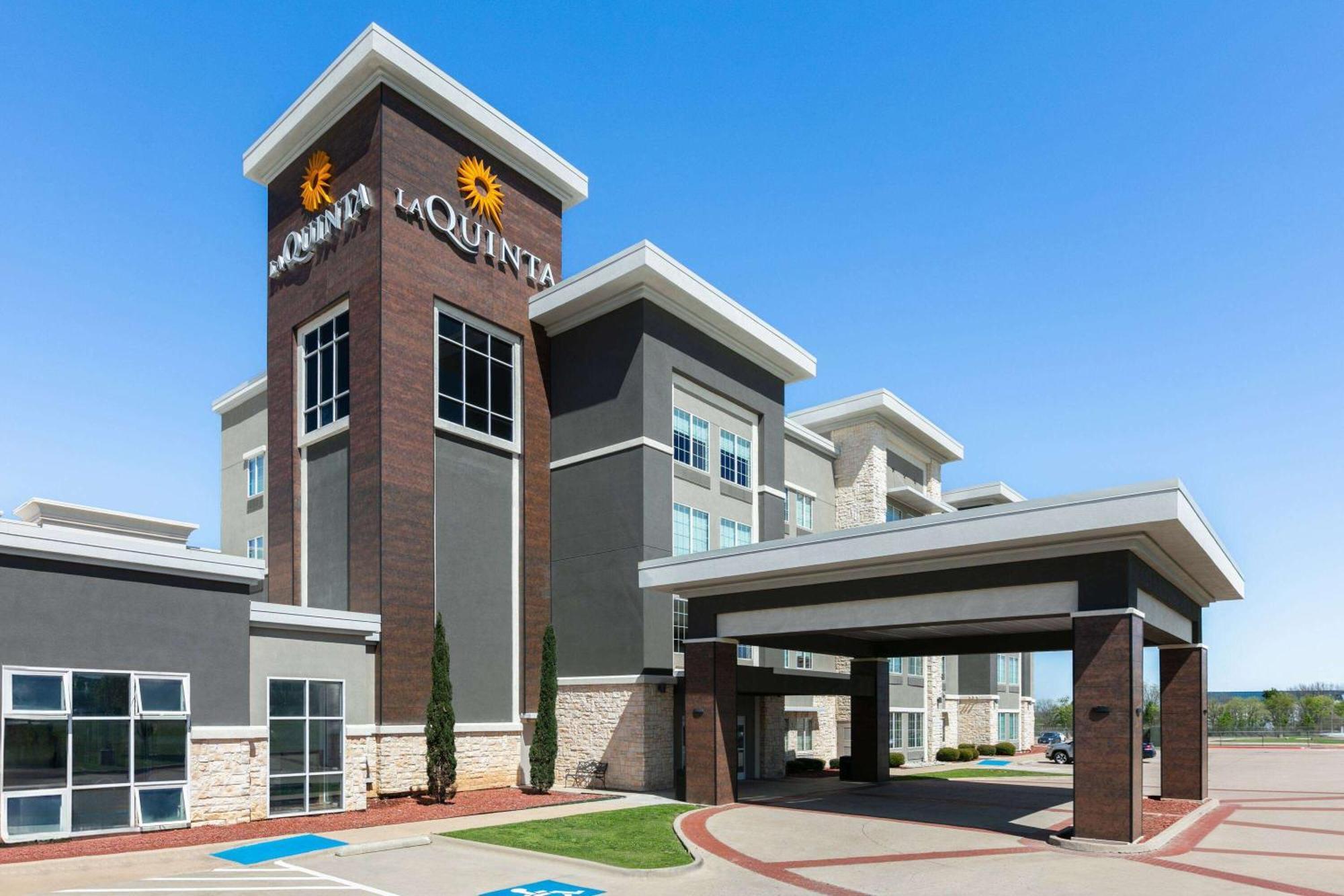 La Quinta Inn & Suites By Wyndham Ft Worth-Burleson Eksteriør bilde