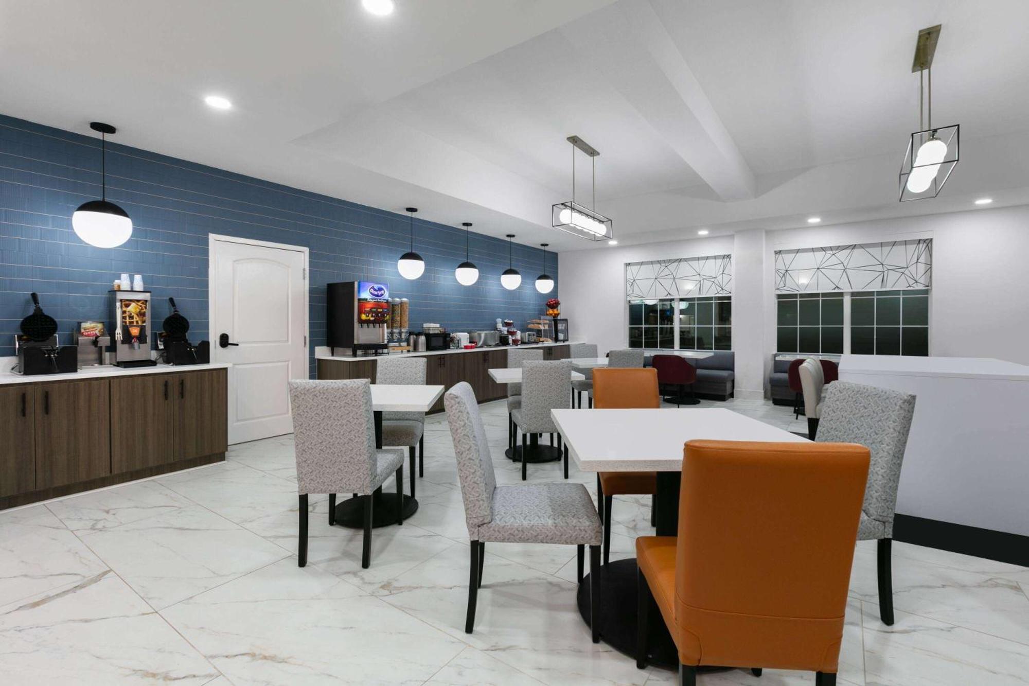 La Quinta Inn & Suites By Wyndham Ft Worth-Burleson Eksteriør bilde
