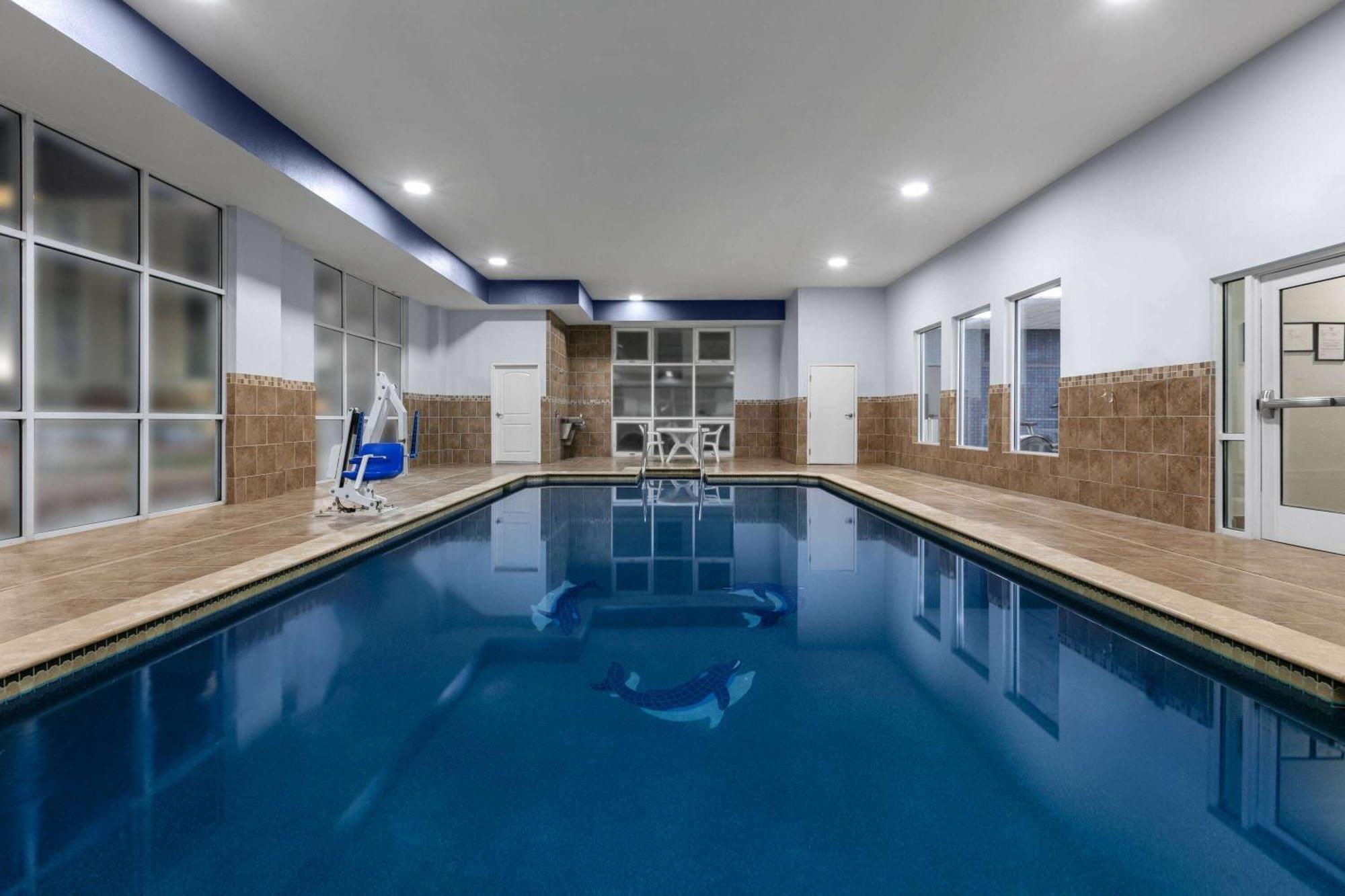 La Quinta Inn & Suites By Wyndham Ft Worth-Burleson Eksteriør bilde